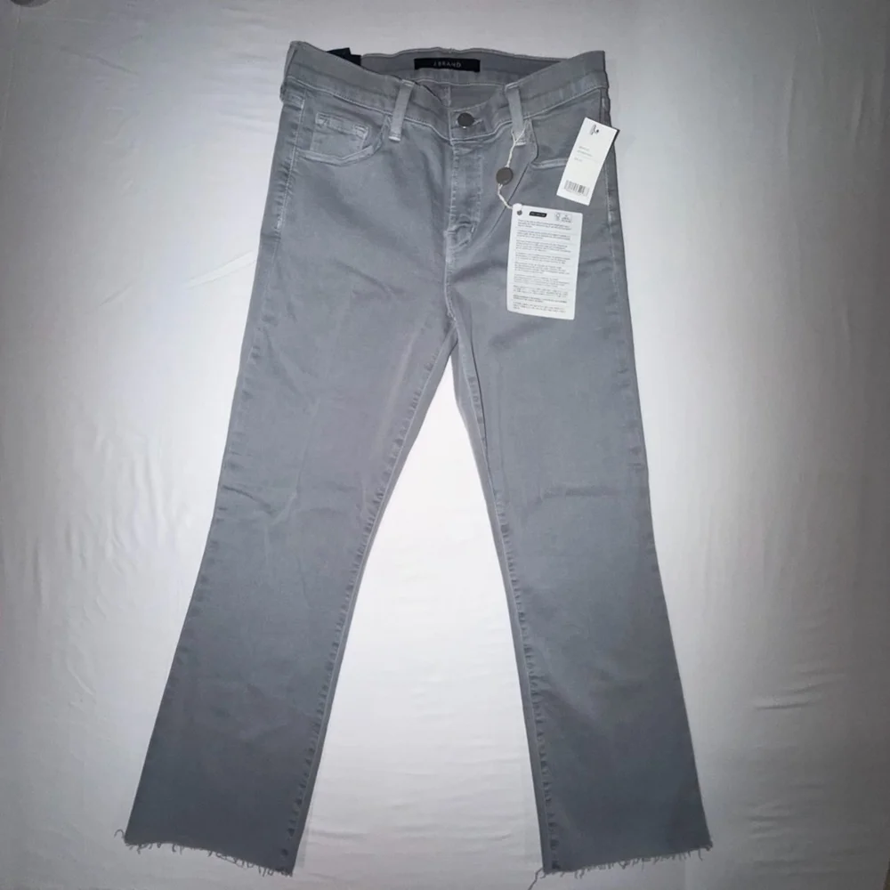 J Brand Selena MidRise Crop Boot Jeans Georgetown Grey Raw Hem 28 NWT Kick Flare - Picture 2 of 13